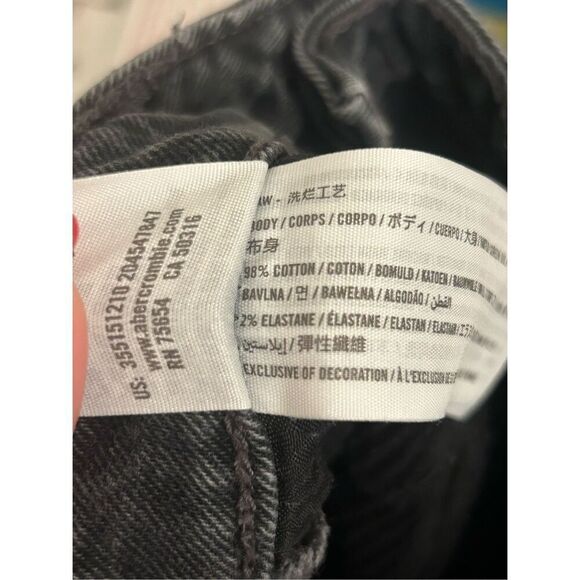 EUC Hollister Curvy High-rise Mom Jean - Picture 7 of 7